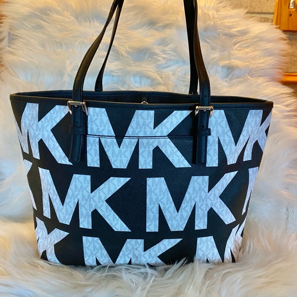Michael Kors Monogram Black and White Tote - Picture 2 of 15